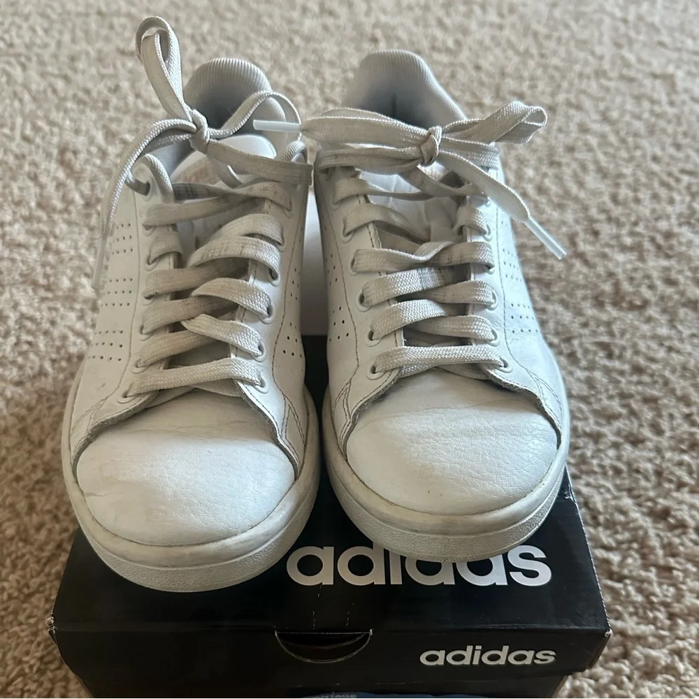 Adidas Advantage gold/white tennis shoes - size 6 - Picture 2 of 3